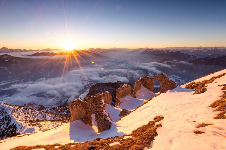 Winteraktivitäten Tipp: Sonnenaufgang im Winter am Dobratsch